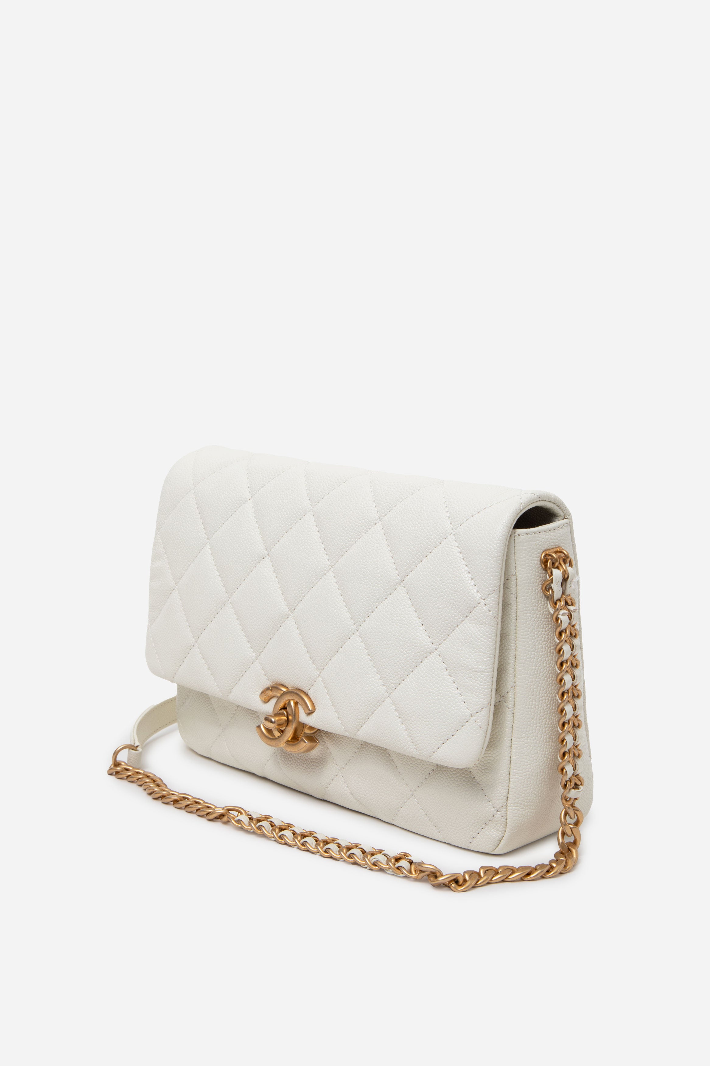 Pre-Owned Chanel White Caviar Quilted CC Flap Bag