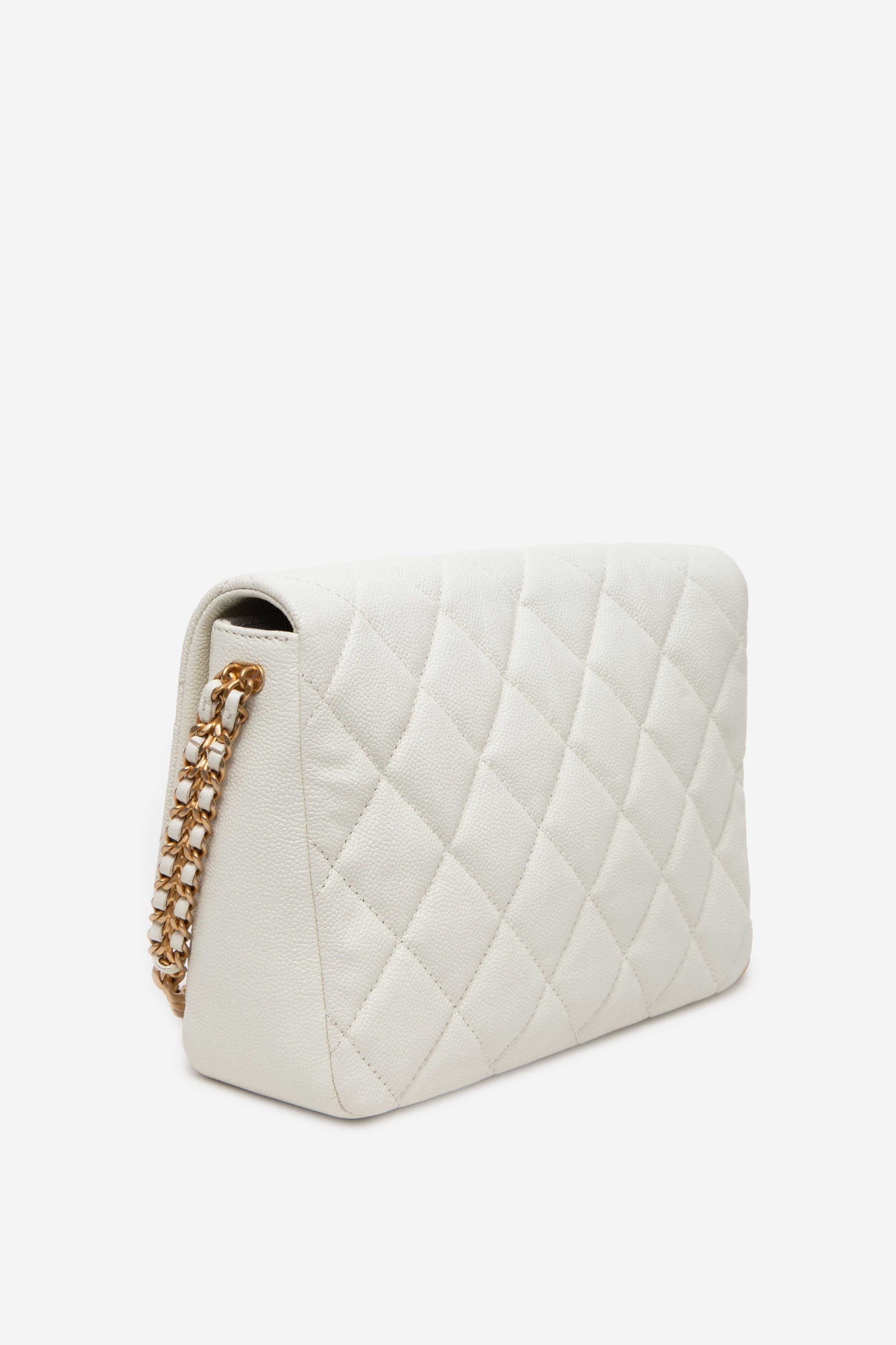 Pre-Owned Chanel White Caviar Quilted CC Flap Bag