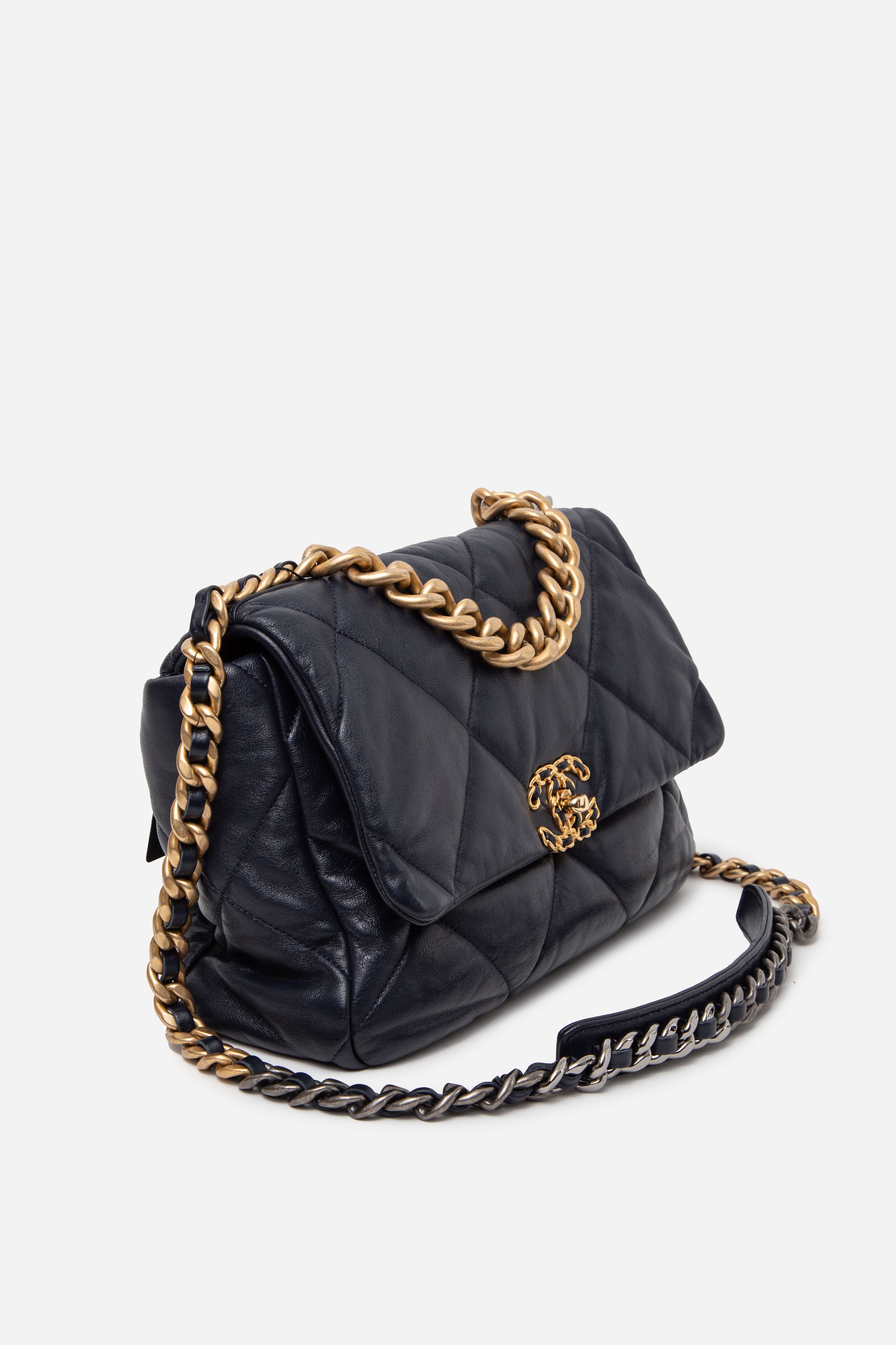 Pre-Owned CHANEL 2020 Navy Lambskin Medium 19 Hand Bag