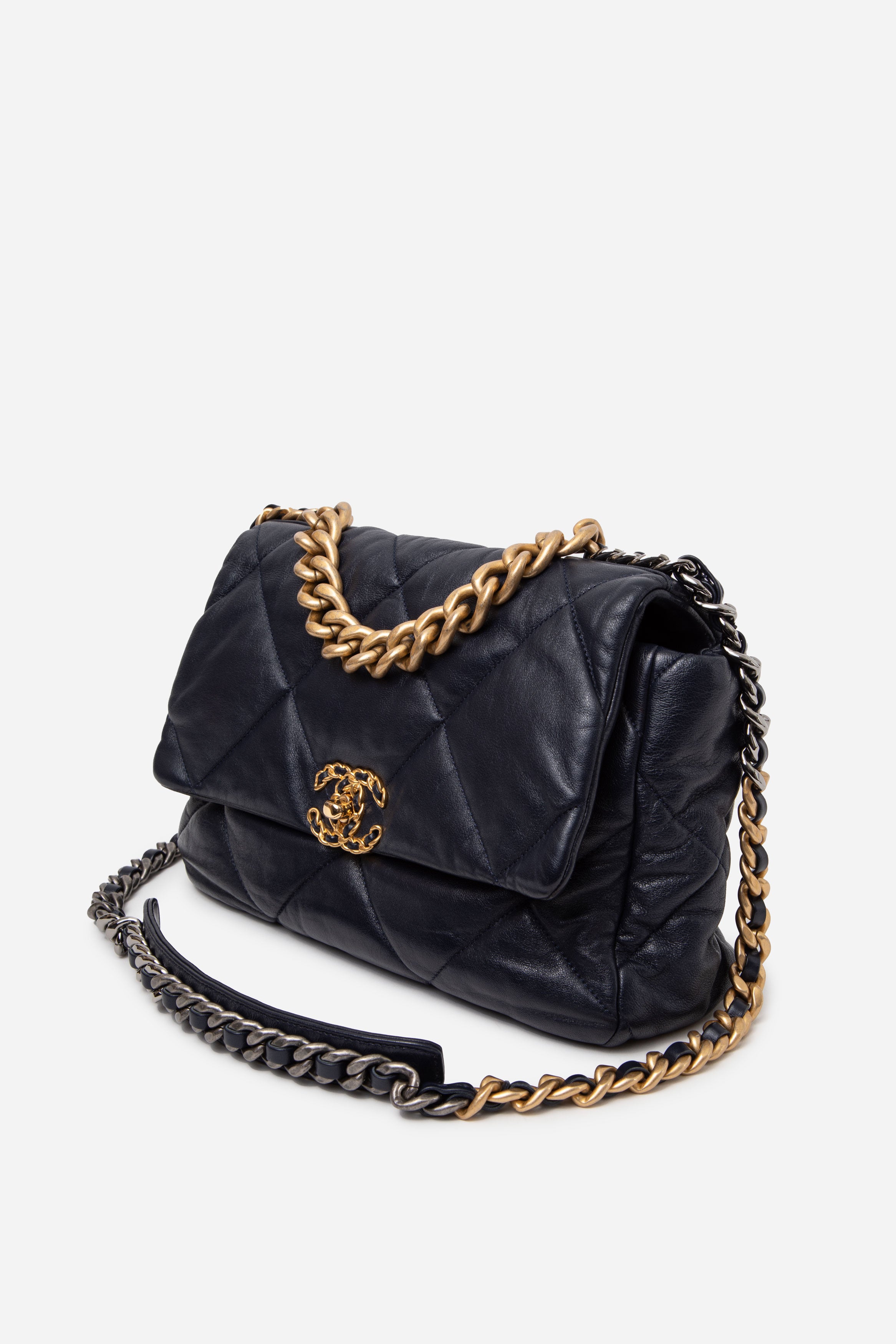 Pre-Owned CHANEL 2020 Navy Lambskin Medium 19 Hand Bag