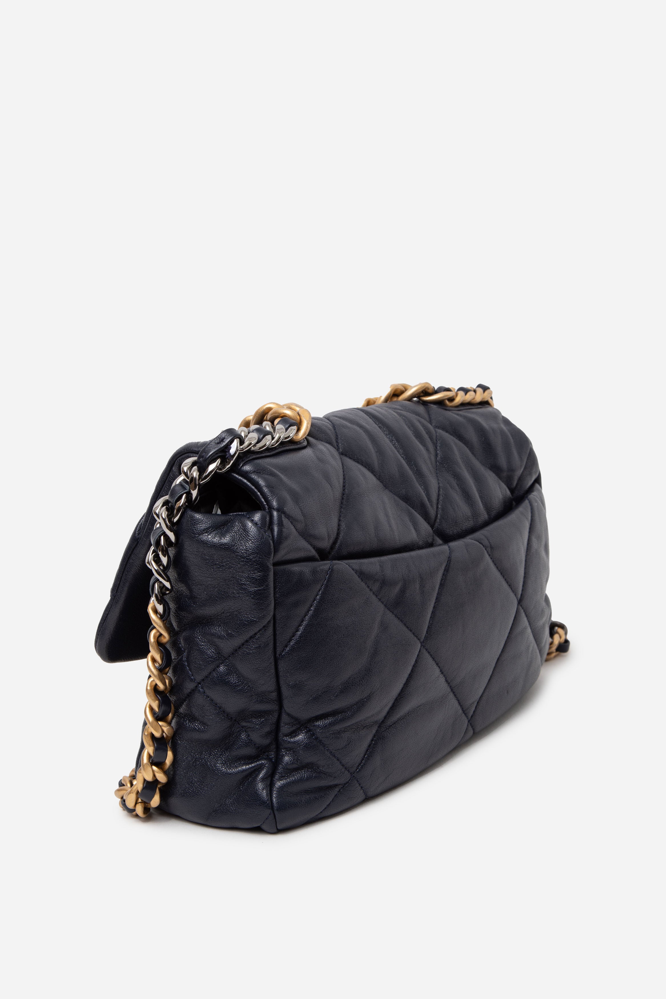 Pre-Owned CHANEL 2020 Navy Lambskin Medium 19 Hand Bag