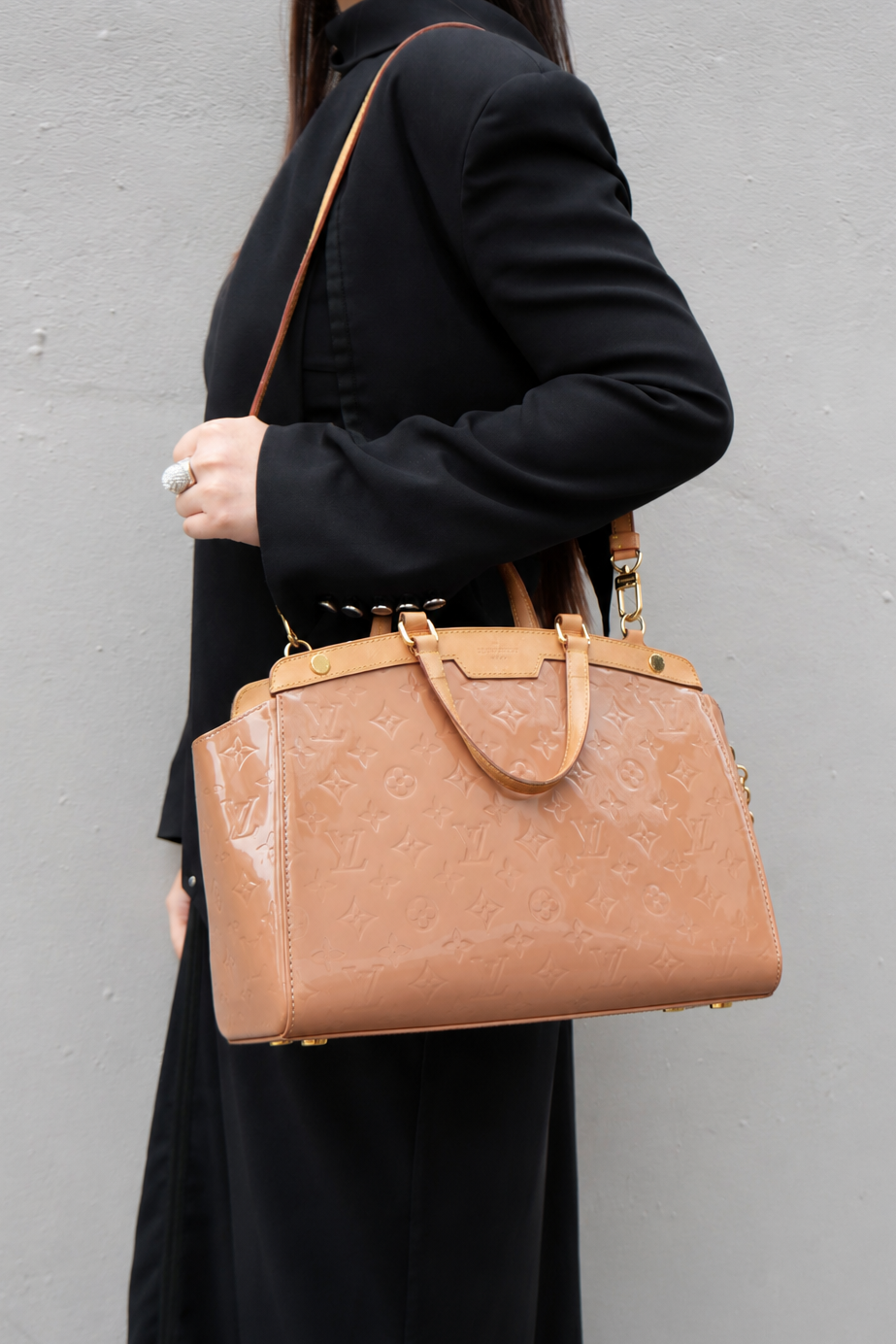 Louis Vuitton 2012 Beige Vernis Brea MM Top Handle With Strap