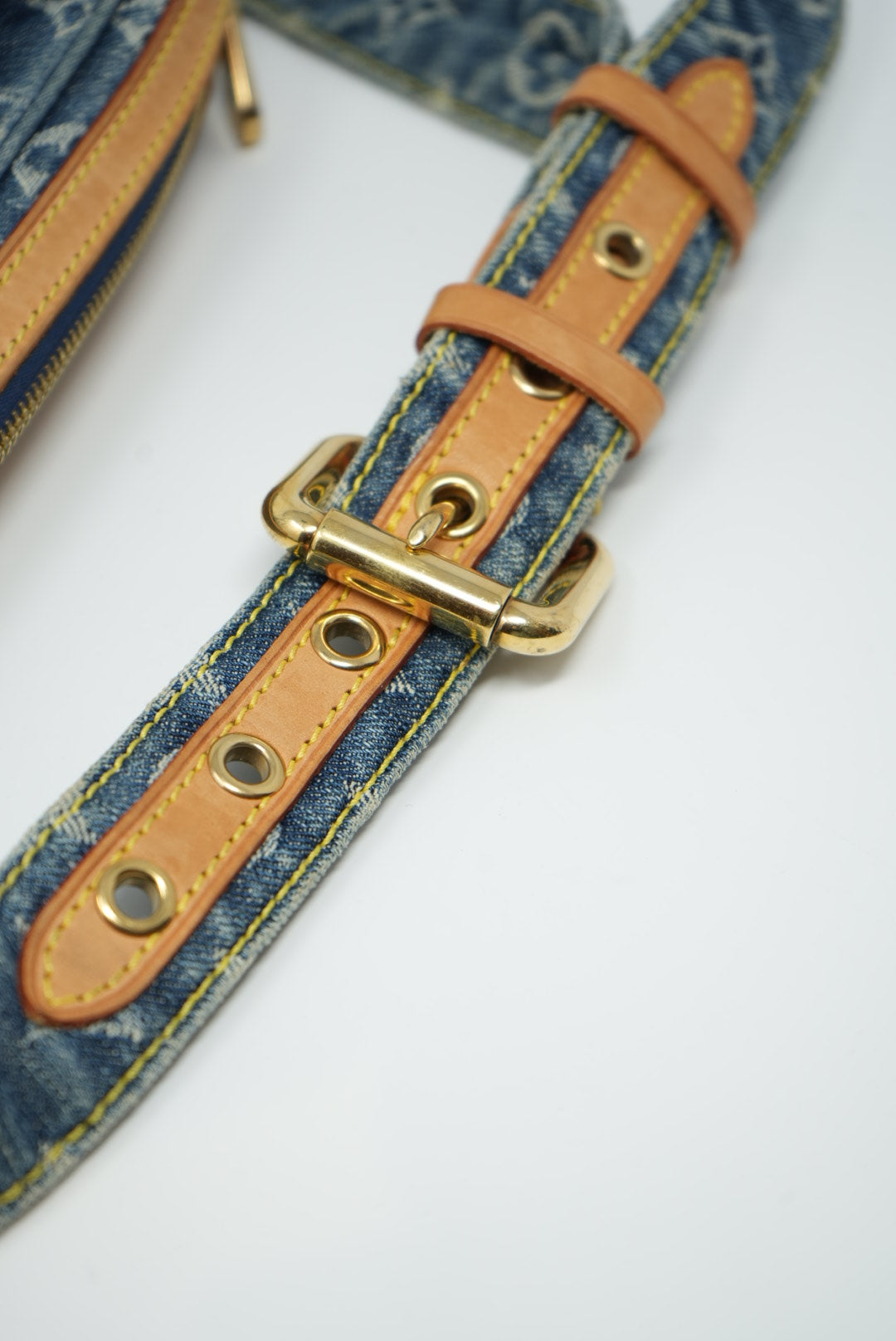LOUIS VUITTON 2007 BUM BAG Shoulder Bag