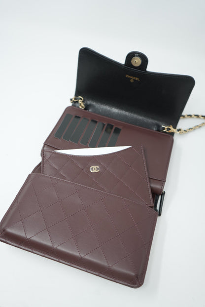 Pre-Owned Chanel 2024 Caviar Classic Clutch with Chain NWT