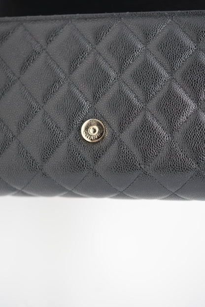 Pre-Owned Chanel 2024 Caviar Classic Clutch with Chain NWT