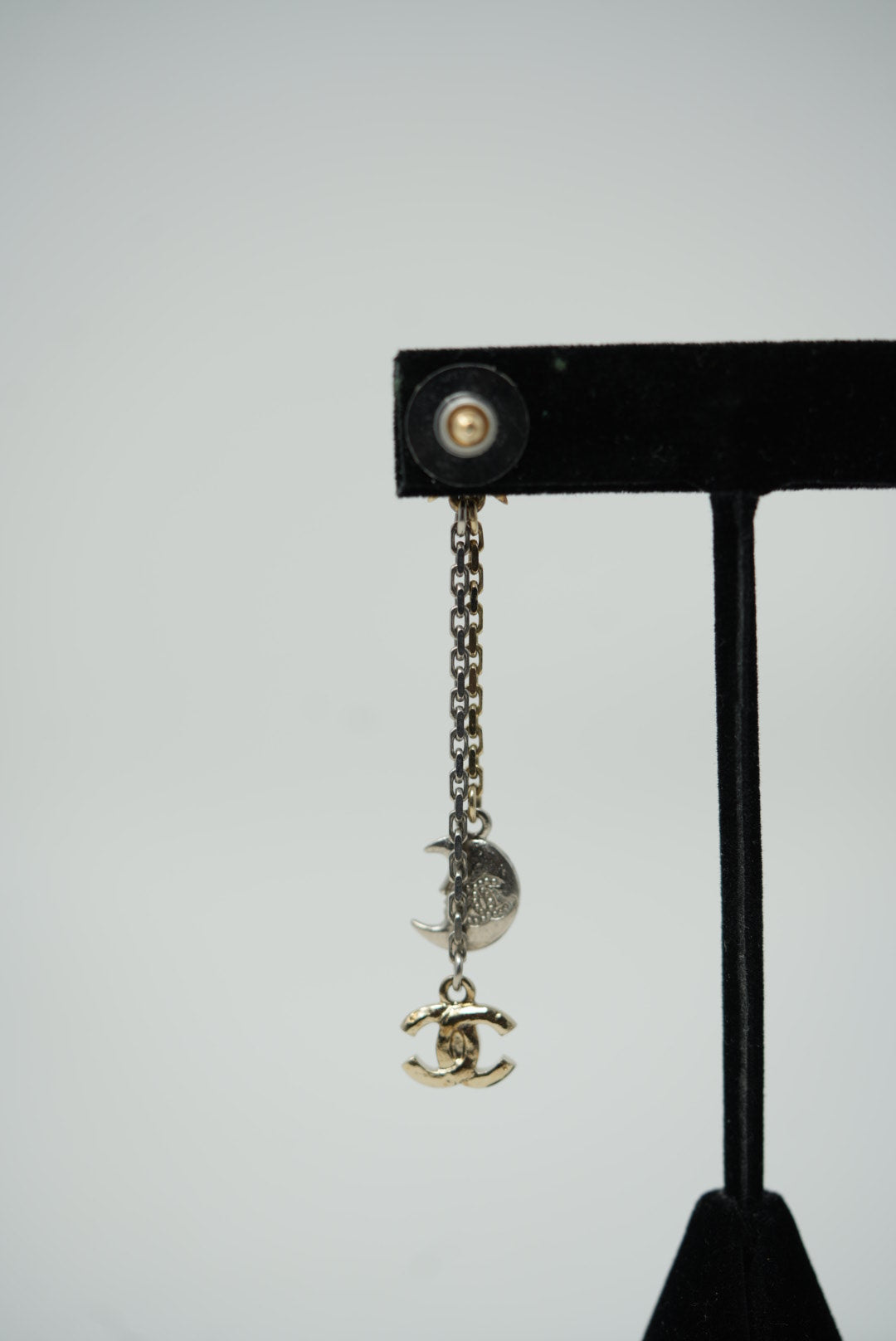 Pre-Owned Chanel 2017 Star CC Drop Earrings