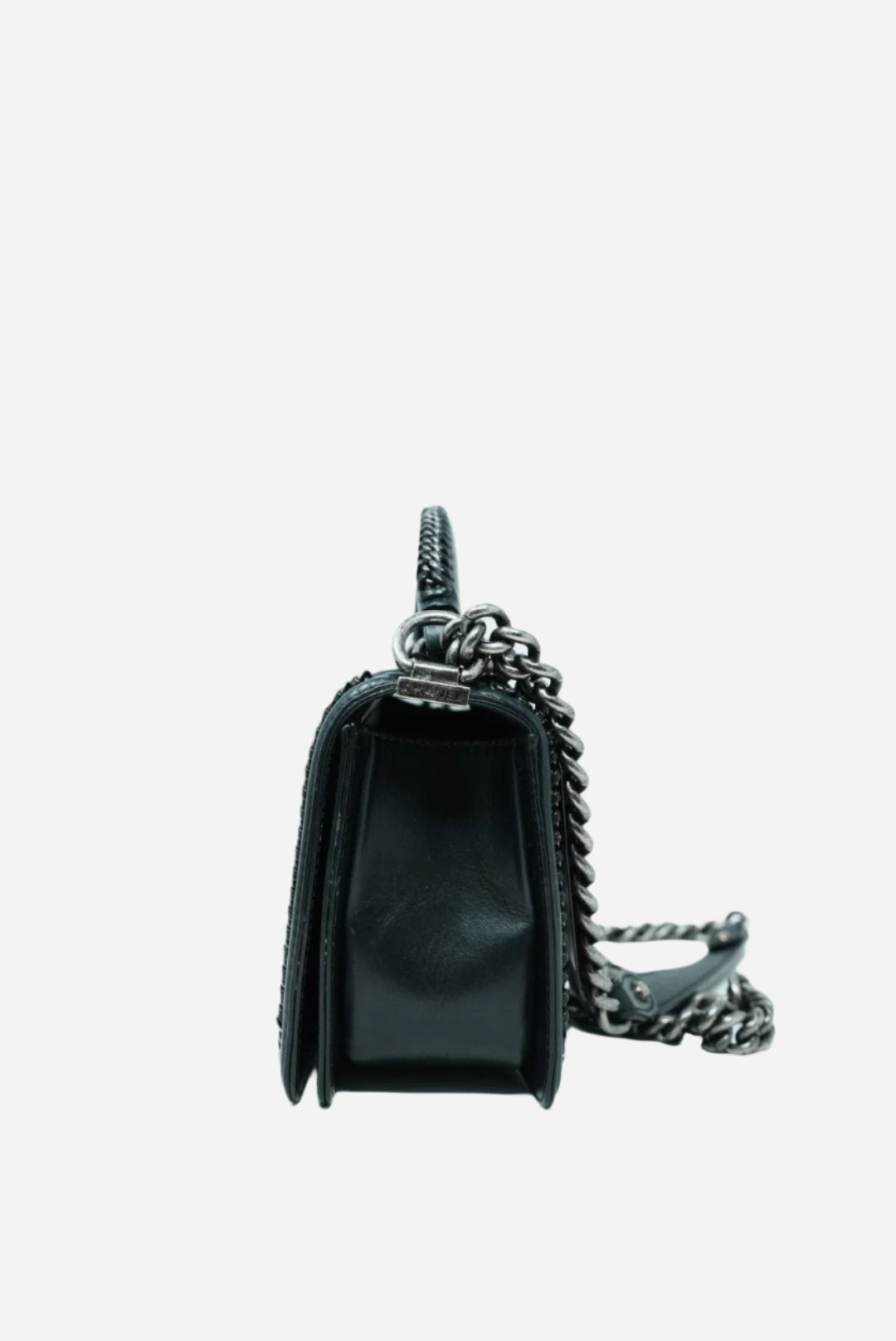 Pre-Owned Chanel Medium Boy Flap Bag with Handle