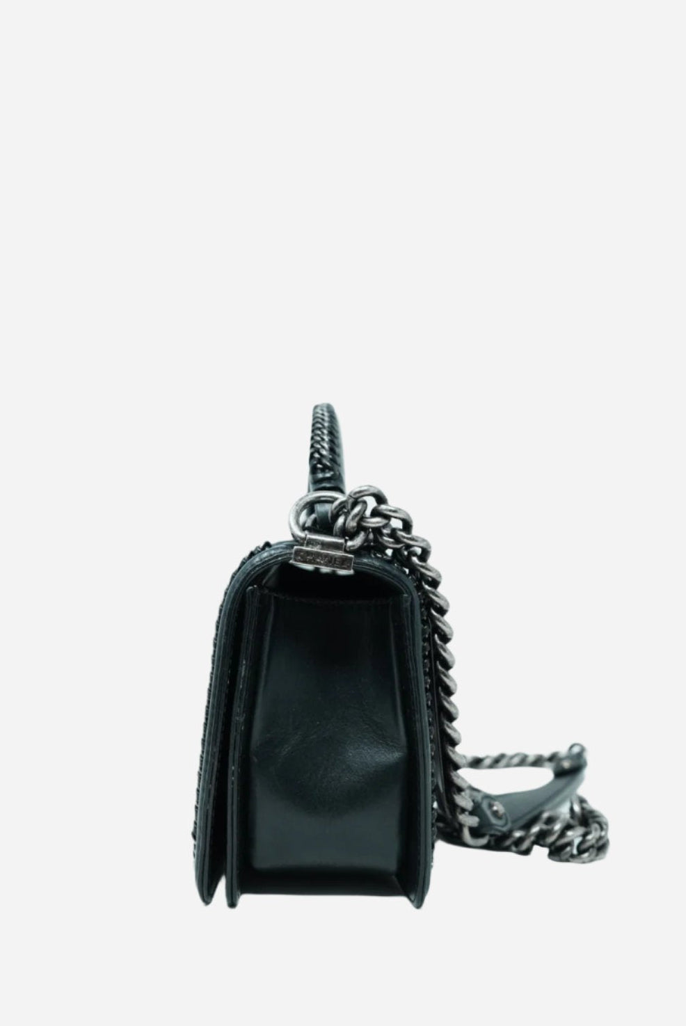 Pre-Owned Chanel Black Medium Boy Flap Bag with Handle