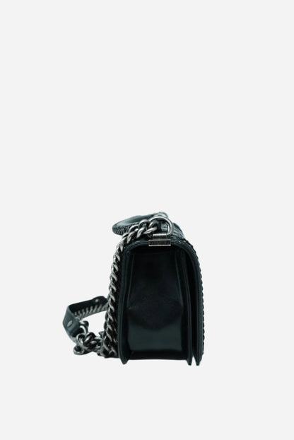 Pre-Owned Chanel Medium Boy Flap Bag with Handle