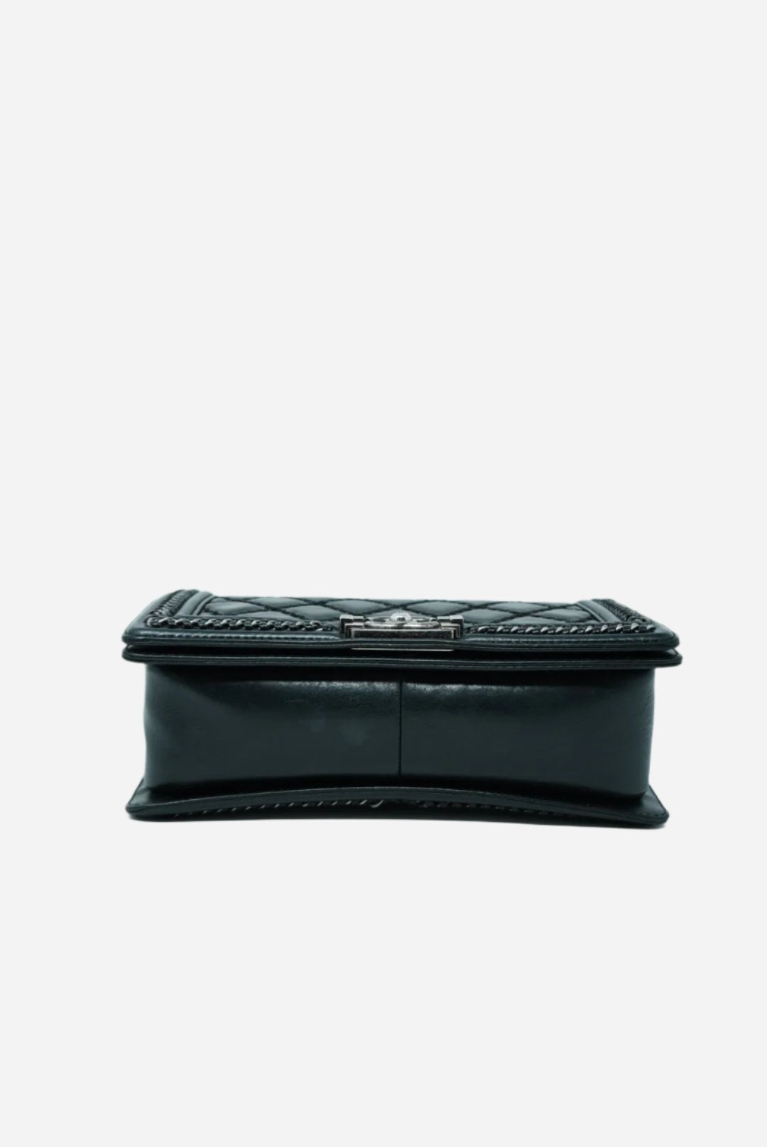 Pre-Owned Chanel Medium Boy Flap Bag with Handle