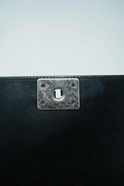 Pre-Owned Chanel Medium Boy Flap Bag with Handle