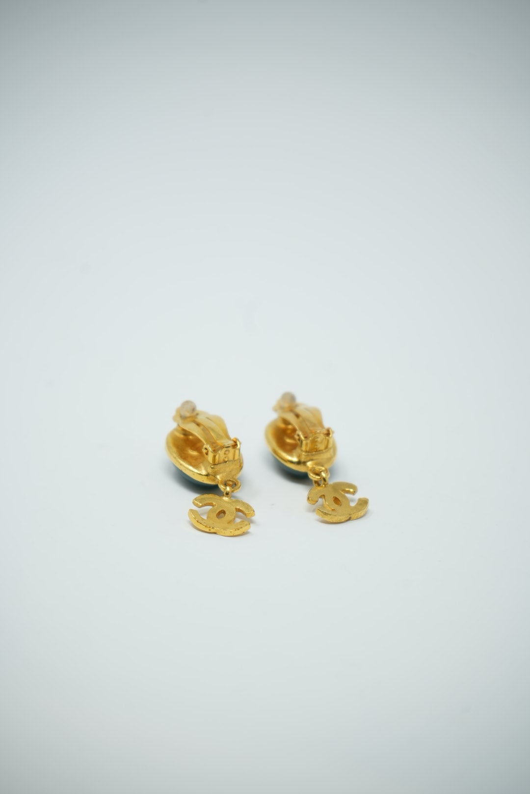 Pre-Owned CHANEL 1995 Gripoix Green Earrings Clip-On-95A