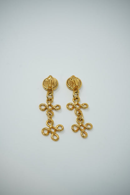 Pre-Owned CHANEL 1993 Dangle Earrings Gold Clip-On-93P