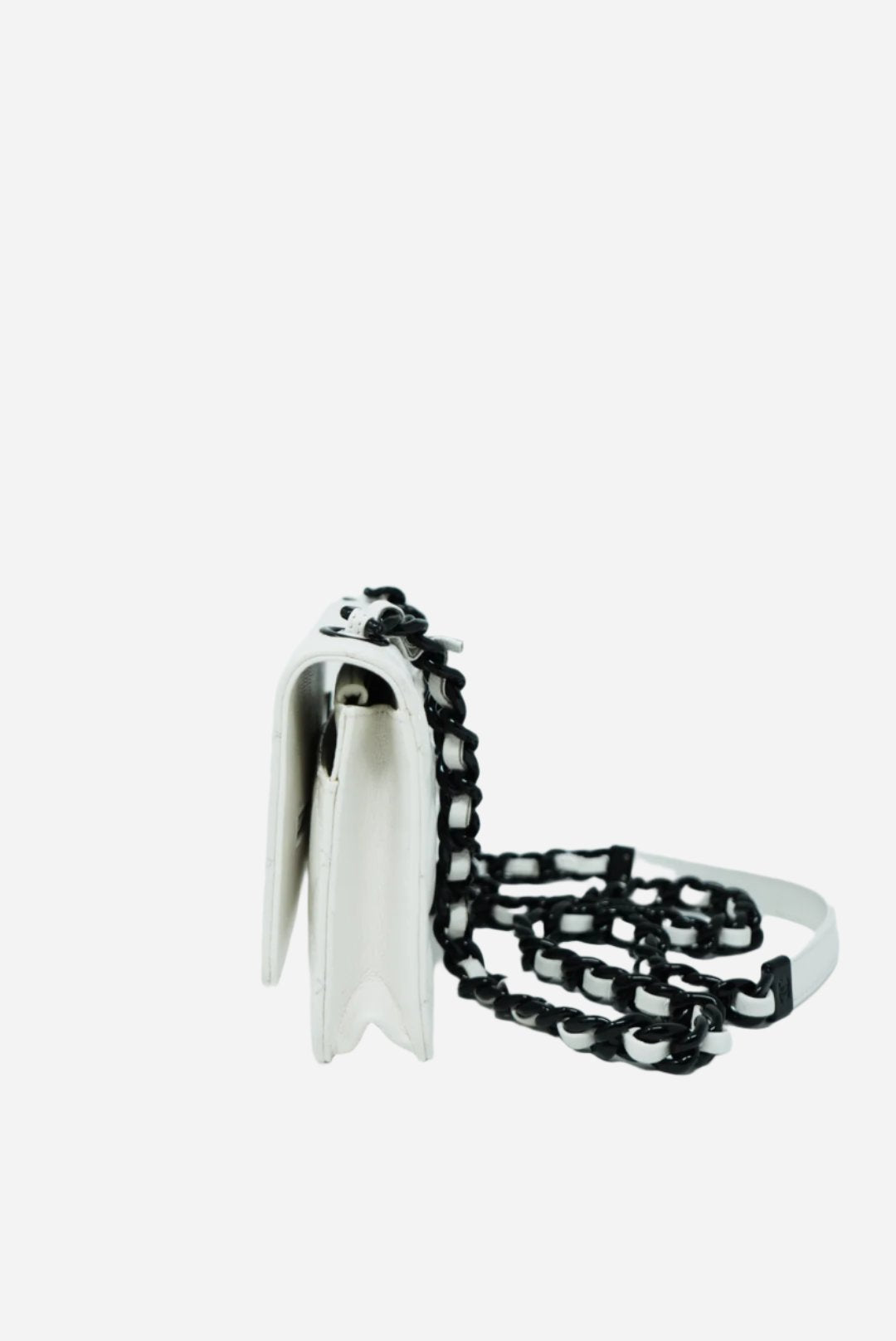 Pre-Owned Chanel Caviar Wallet on Chain White
