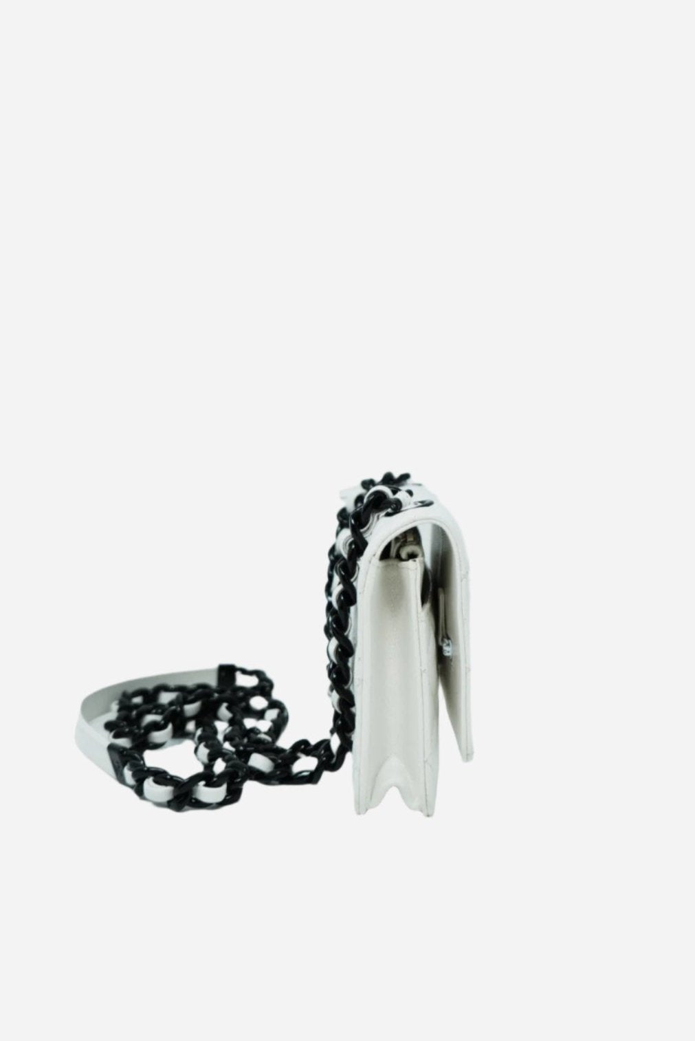 Pre-Owned Chanel Caviar Wallet on Chain White
