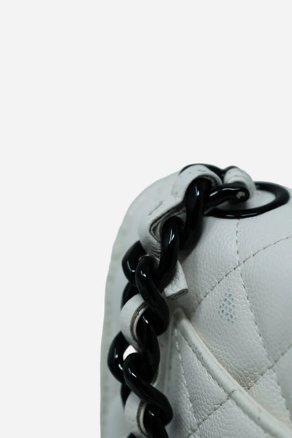 Pre-Owned Chanel Caviar Wallet on Chain White