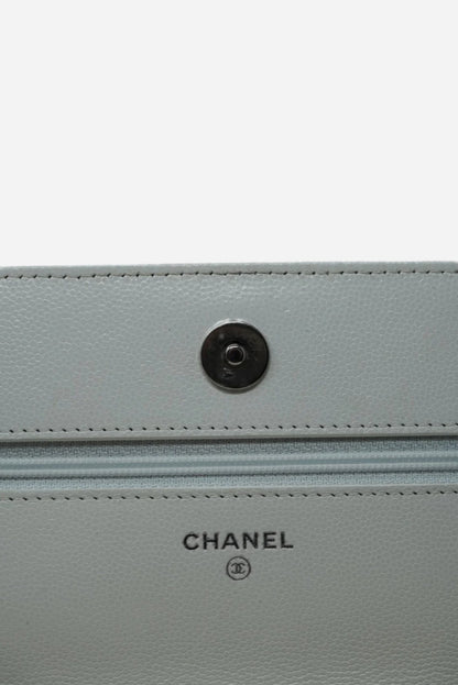 Pre-Owned Chanel Caviar Wallet on Chain White