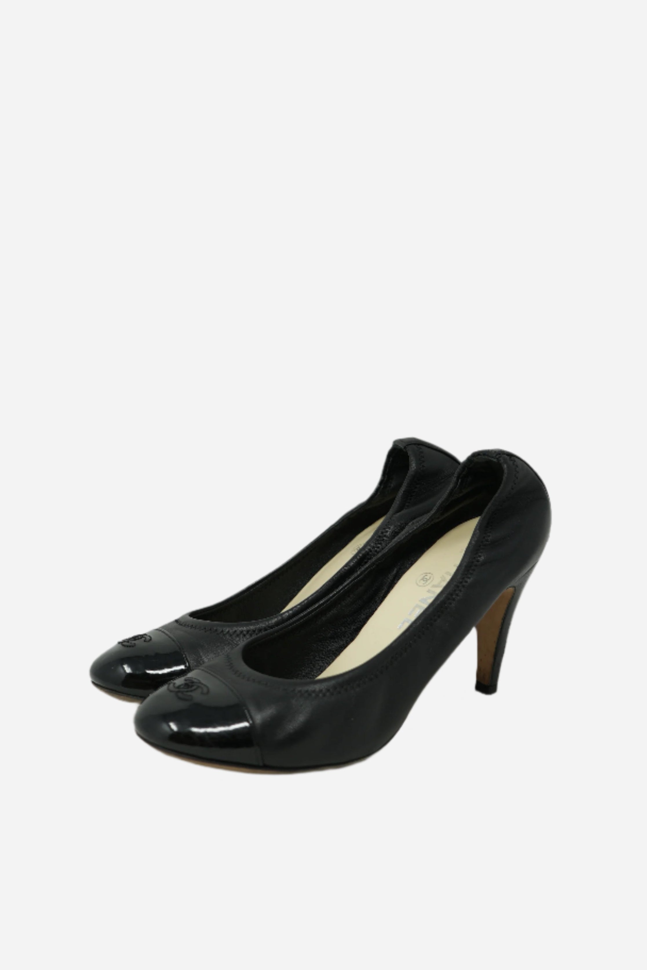 Pre-Owned Chanel Black Pumps Size 38.5