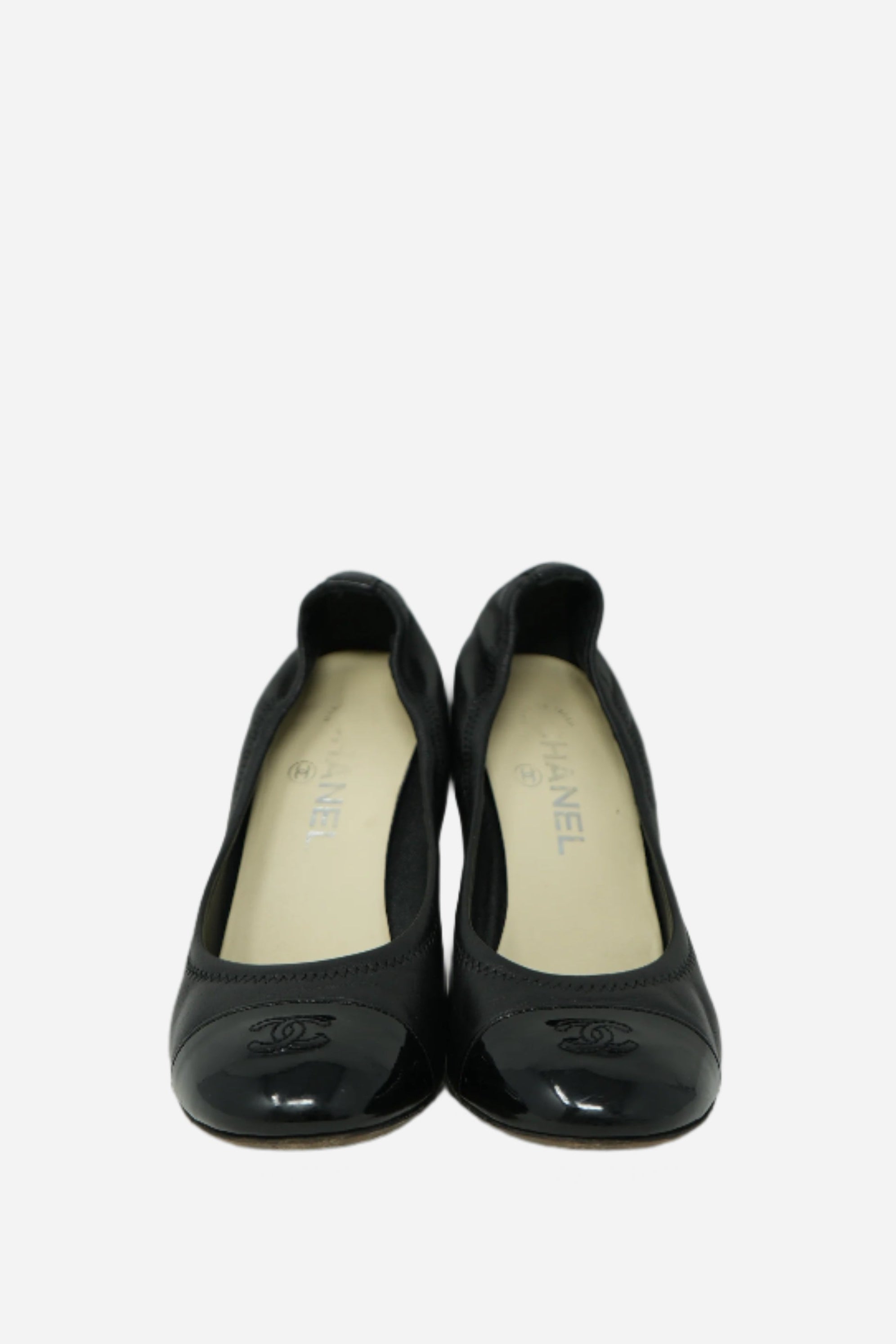 Pre-Owned Chanel Black Pumps Size 38.5