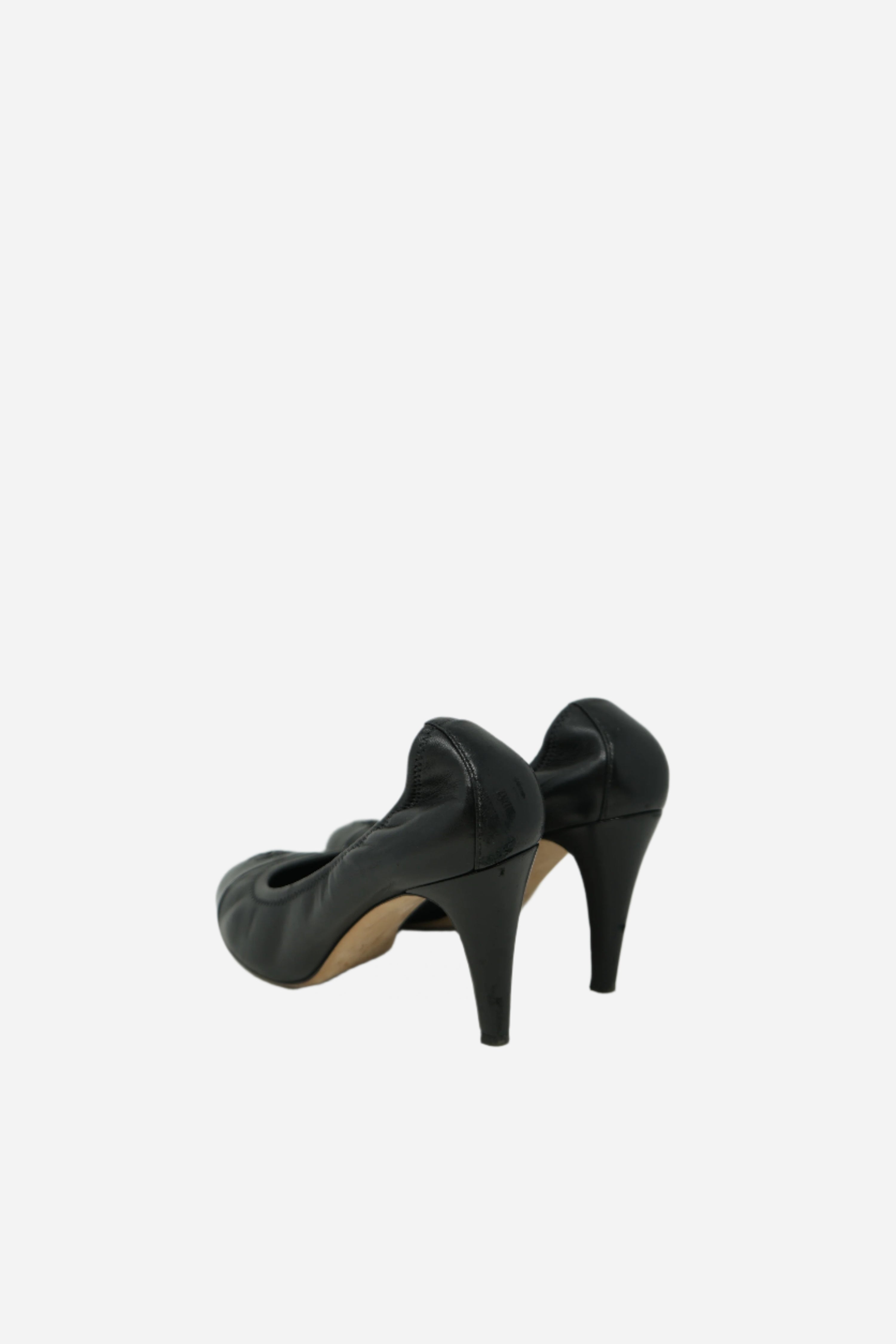 Pre-Owned Chanel Black Pumps