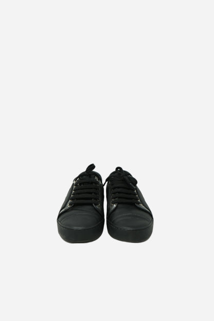 Pre-Owned Chanel Leather Sneakers