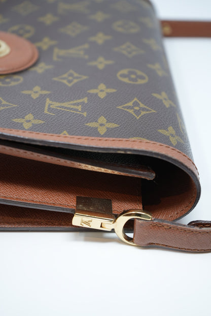 LOUIS VUITTON 90's Vintage Dauphine Shoulder Bag