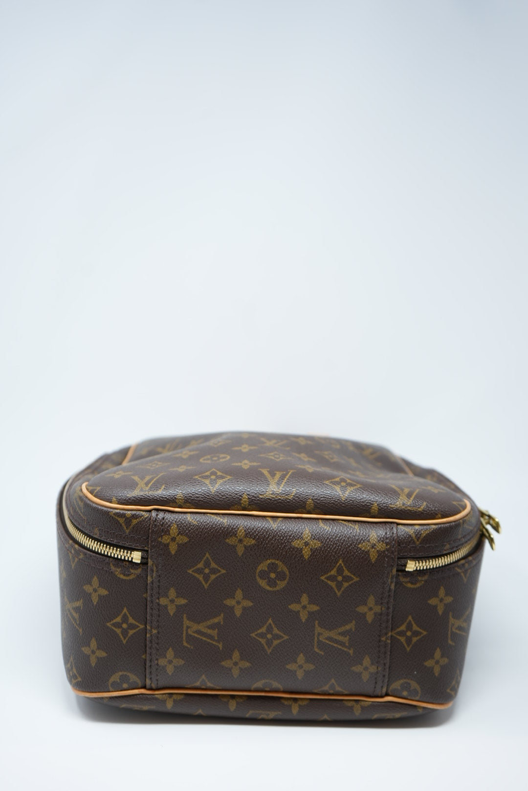 LOUIS VUITTON 2002 EXCURSION MONOGRAM