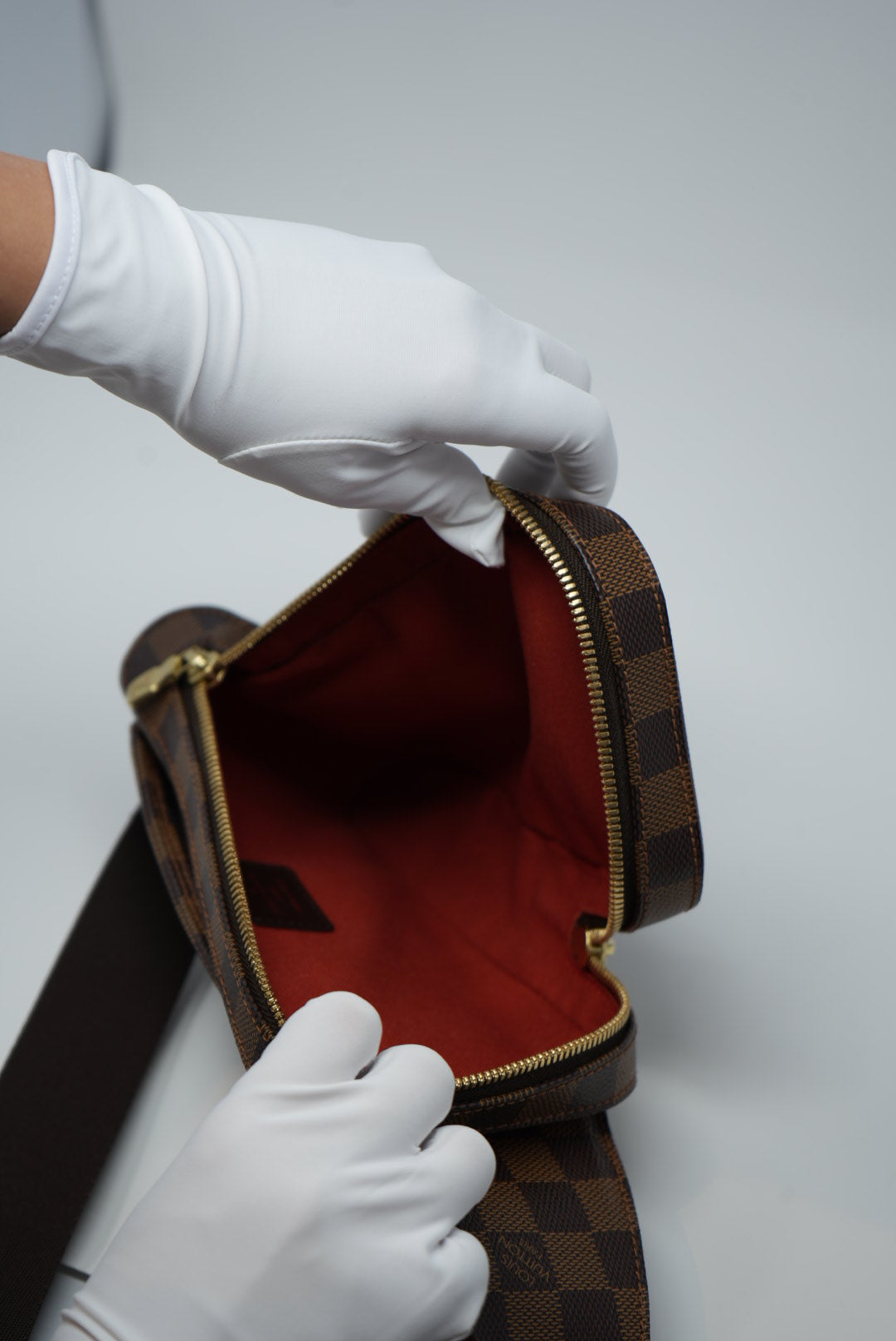 LOUIS VUITTON Damier Crossbody Bag