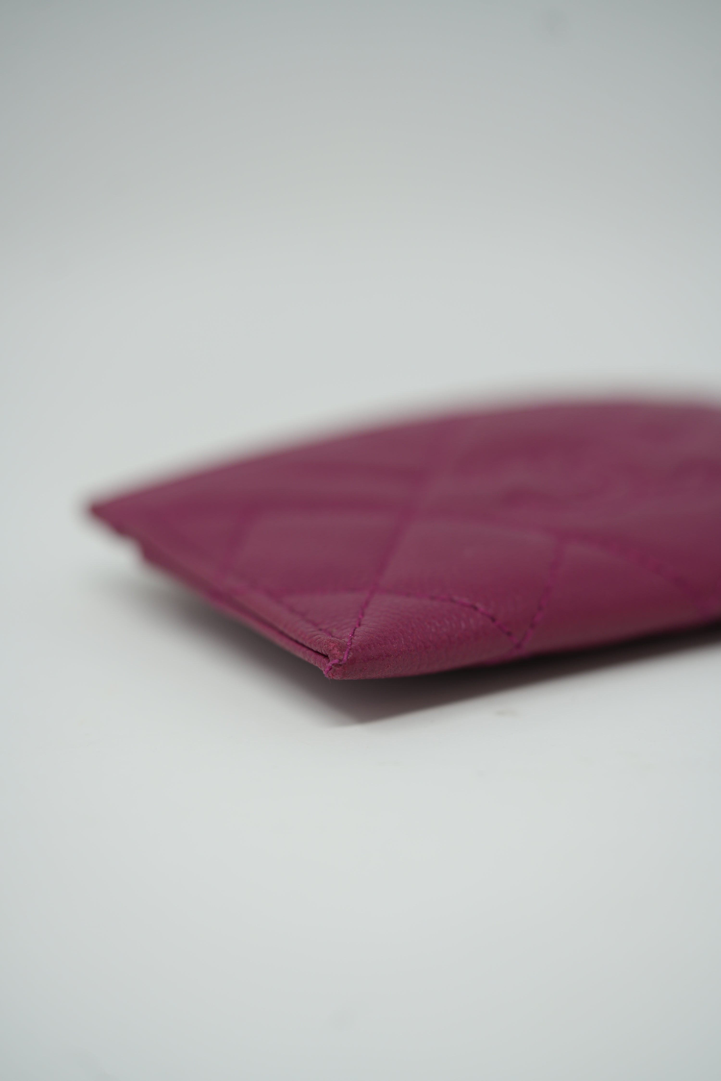 Pre-Owned Chanel Fuchsia Caviar Card Holder