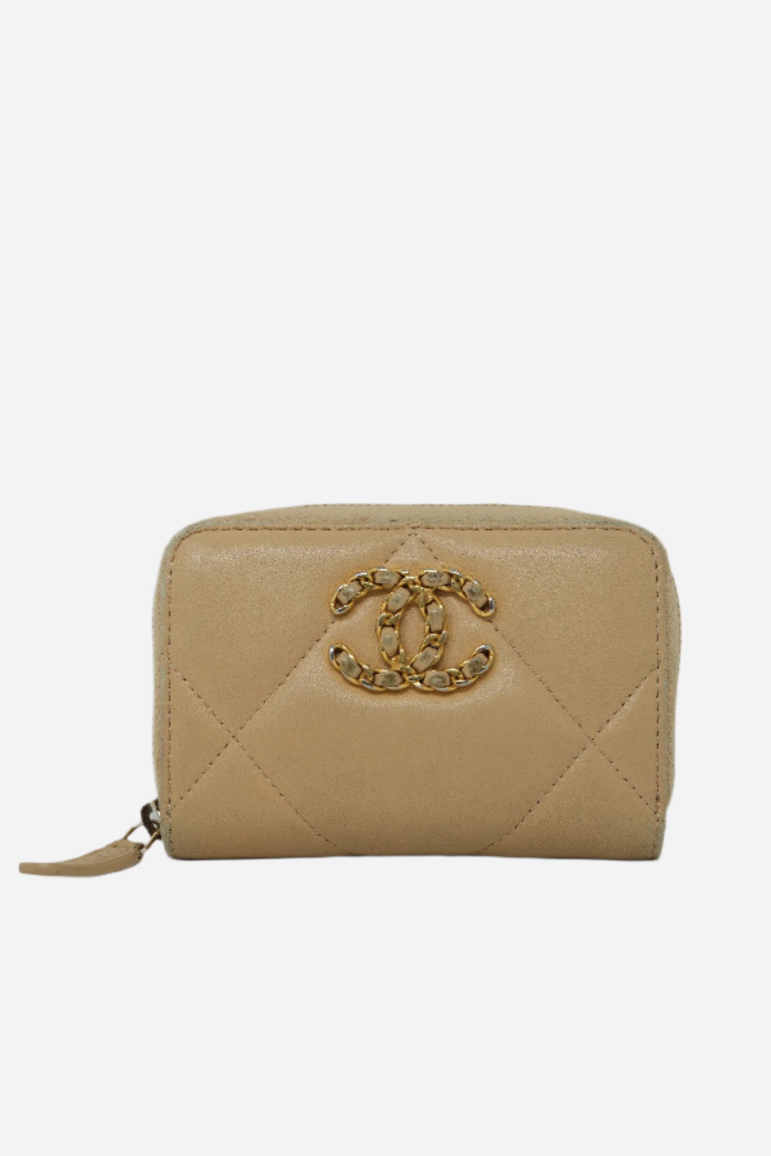 Pre-Owned Chanel Lambskin 19 Card Holder