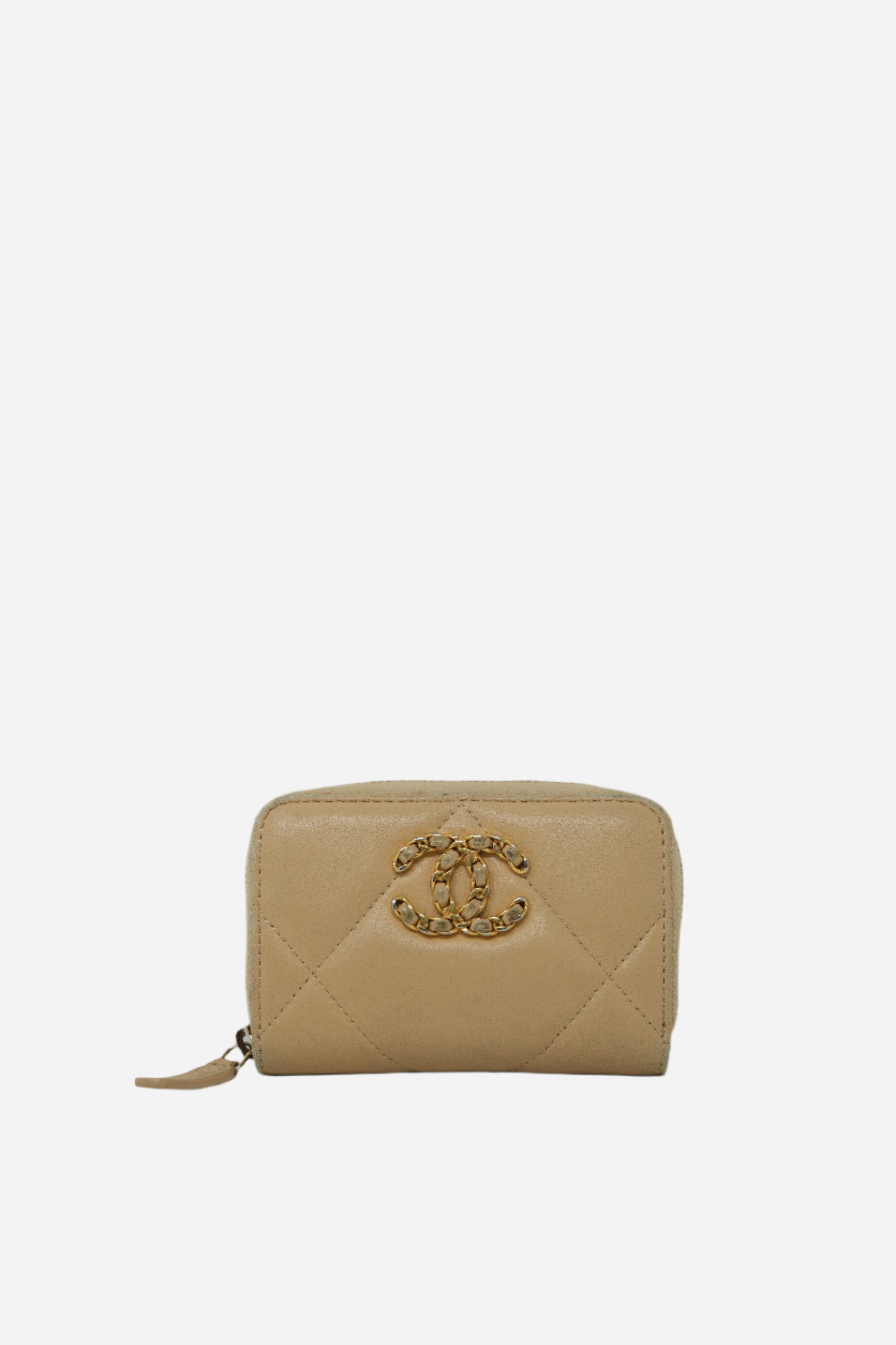 Pre-Owned Chanel Lambskin 19 Card Holder