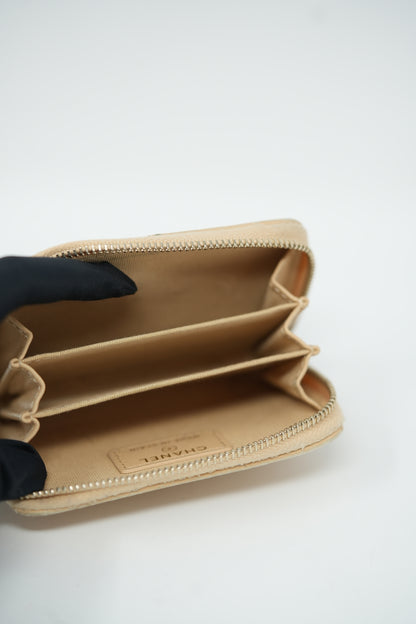 Pre-Owned Chanel Lambskin 19 Card Holder