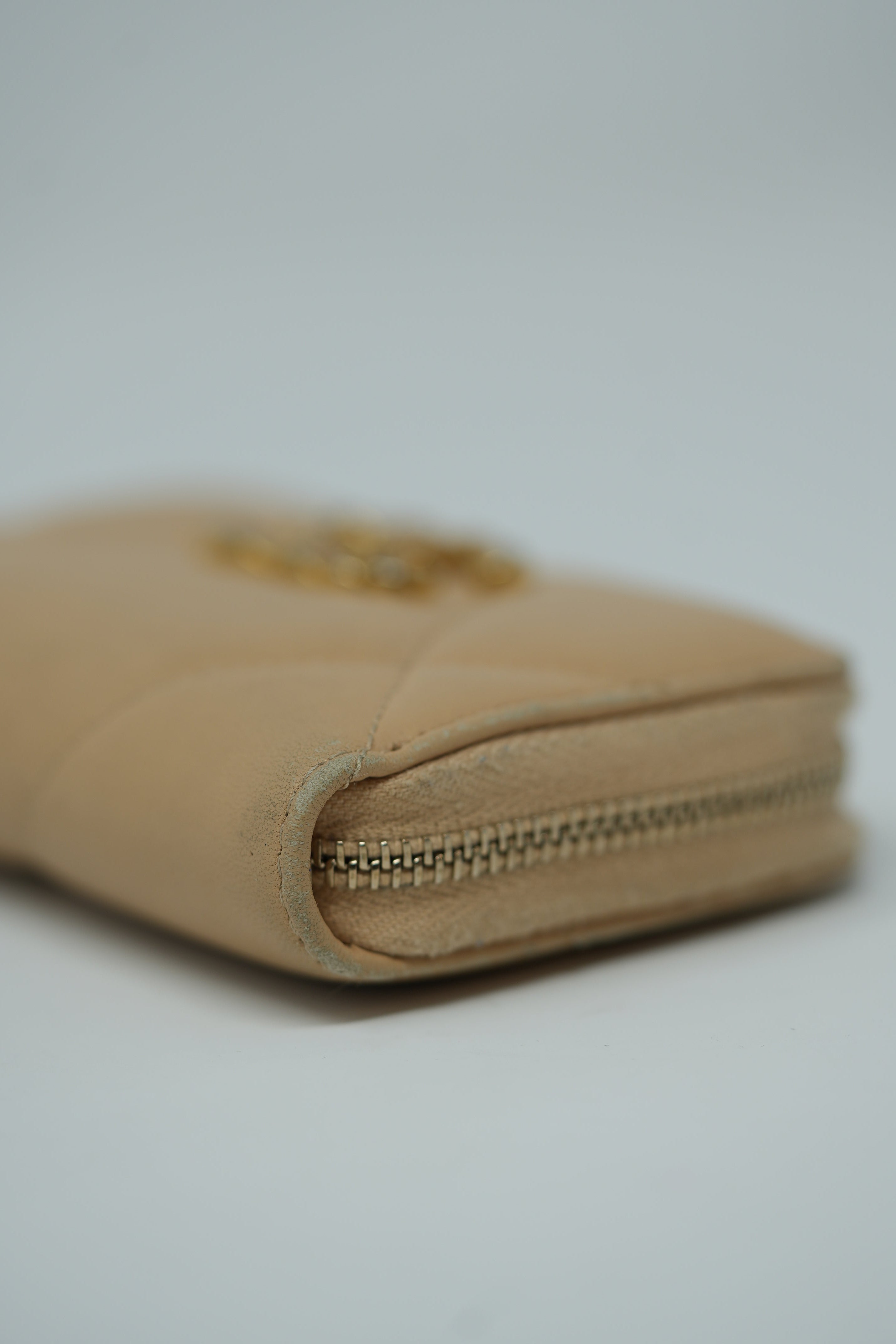 Pre-Owned Chanel Lambskin 19 Card Holder