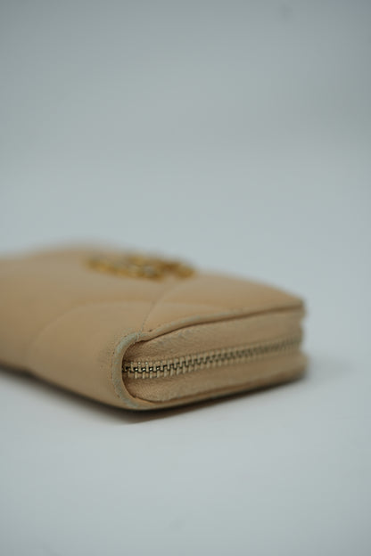Pre-Owned Chanel Lambskin 19 Card Holder
