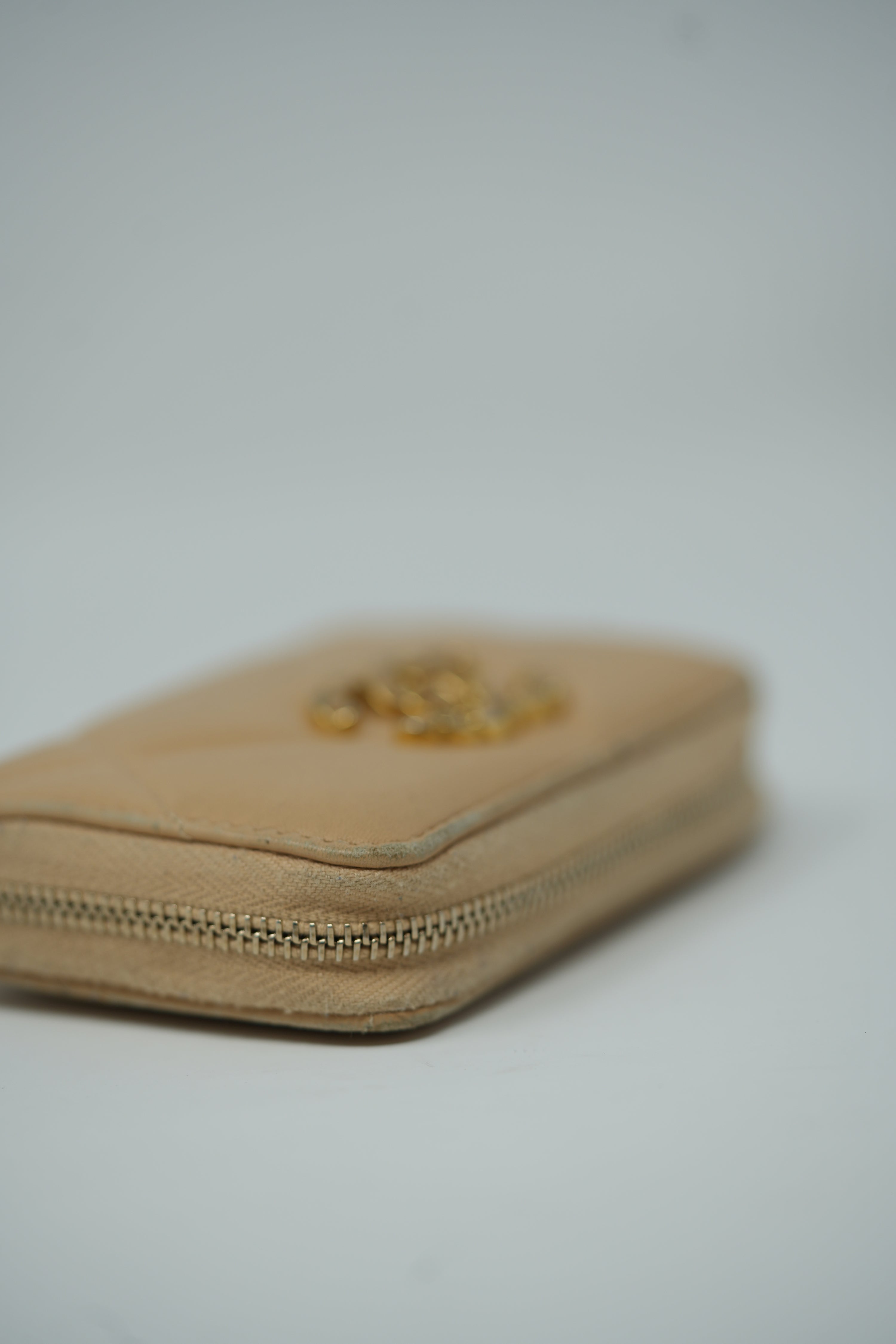 Pre-Owned Chanel Lambskin 19 Card Holder