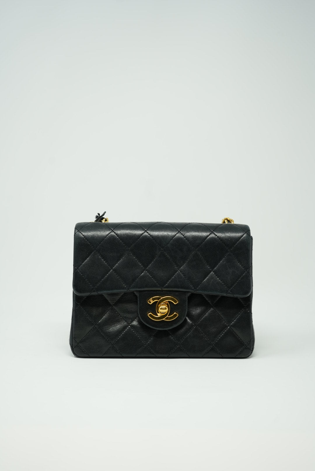 Pre-Owned Chanel 1989-1991 Mini Square Short Chain HandBag Black Lambskin