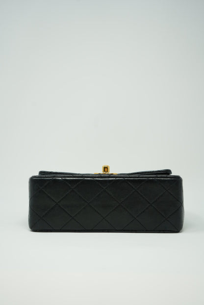 Pre-Owned Chanel 1989-1991 Mini Square Short Chain HandBag Black Lambskin