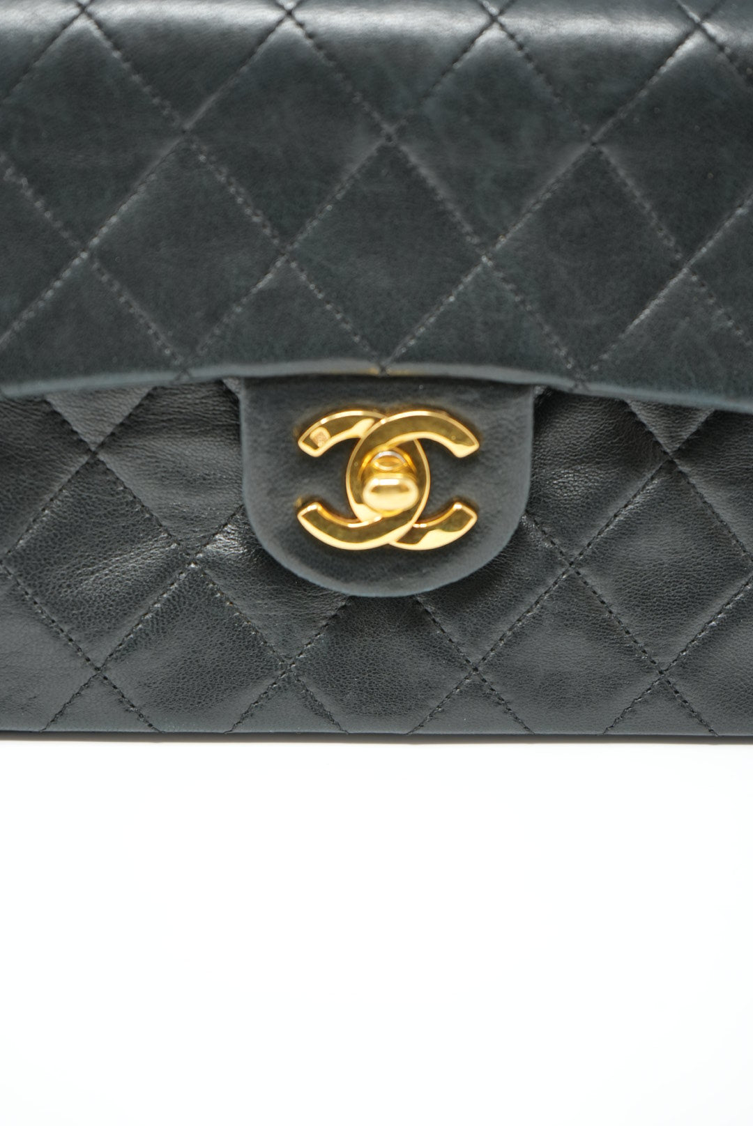 Pre-Owned Chanel 1989-1991 Mini Square Short Chain HandBag Black Lambskin