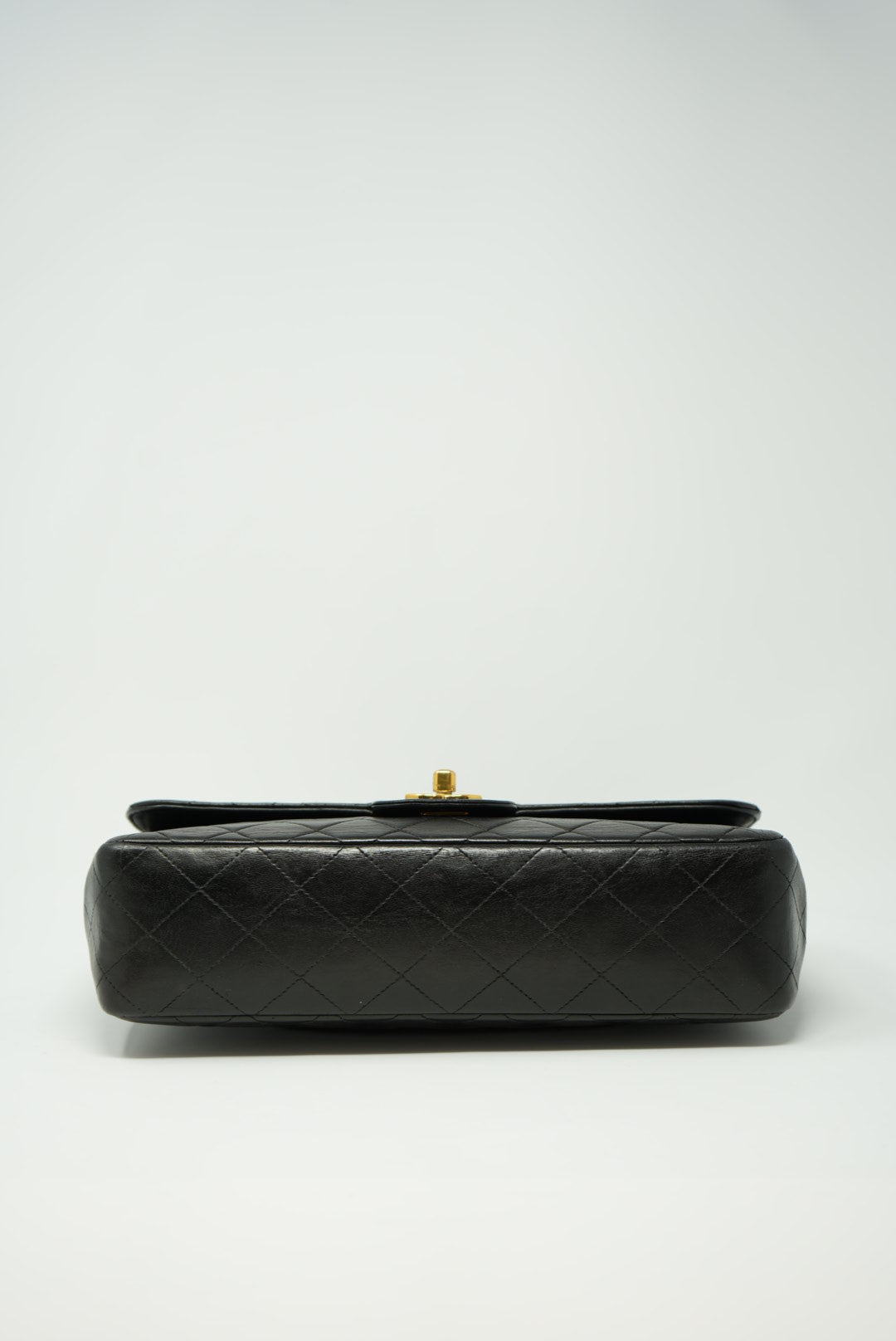 Pre-Owned Chanel Lambskin Quilted Top Handle Bag