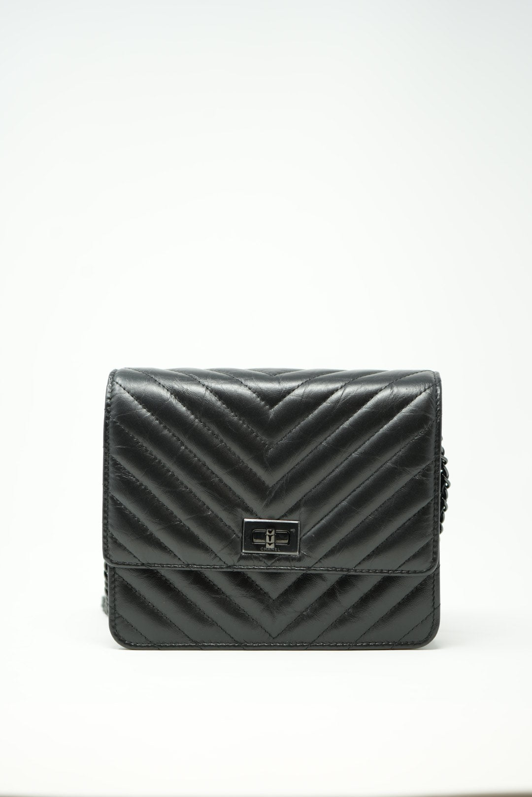 Pre-Owned Chanel Chevron 2.55 Black WOC