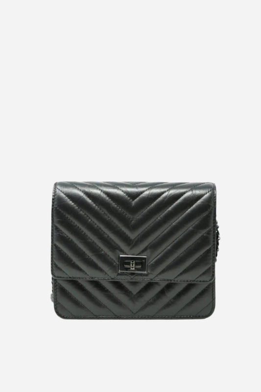 Pre-Owned Chanel Chevron 2.55 Black WOC