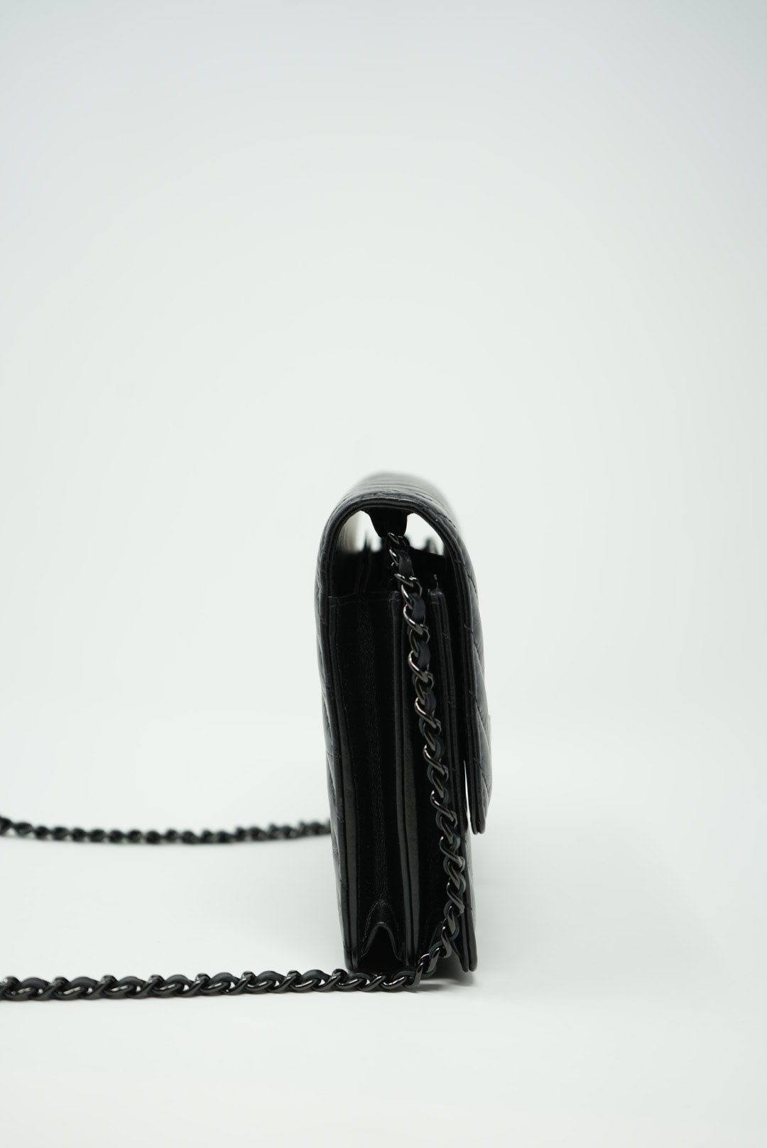 Pre-Owned Chanel Chevron 2.55 Black WOC