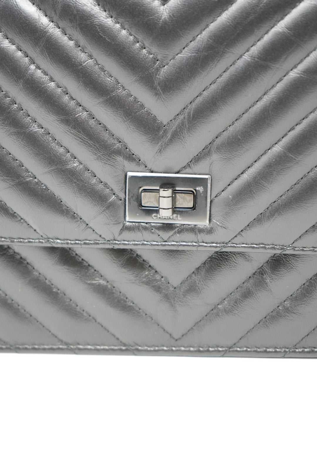 Pre-Owned Chanel Chevron 2.55 Black WOC