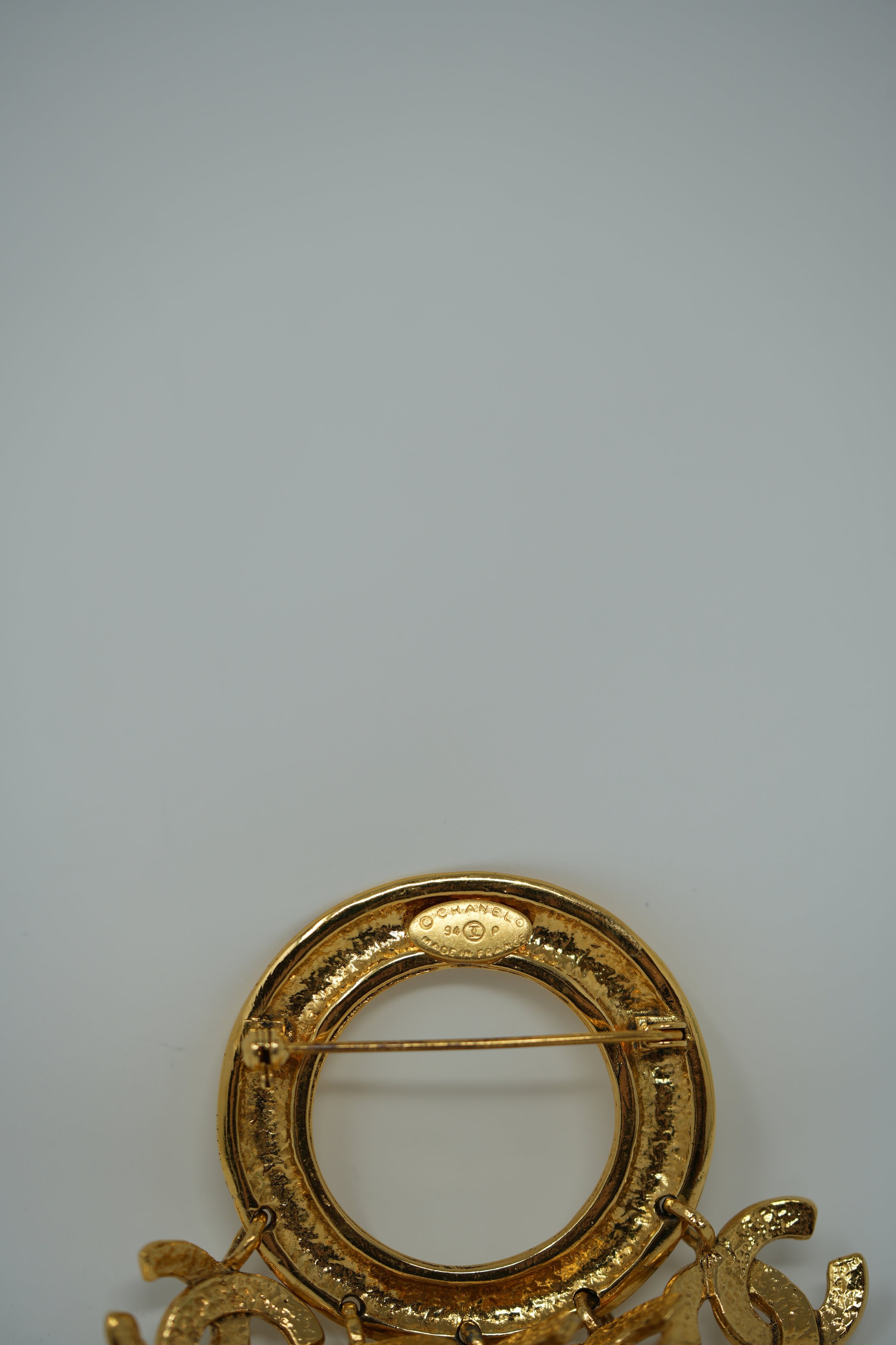 Pre-owned CHANEL 90's CC Charm Brooch Pin Gold