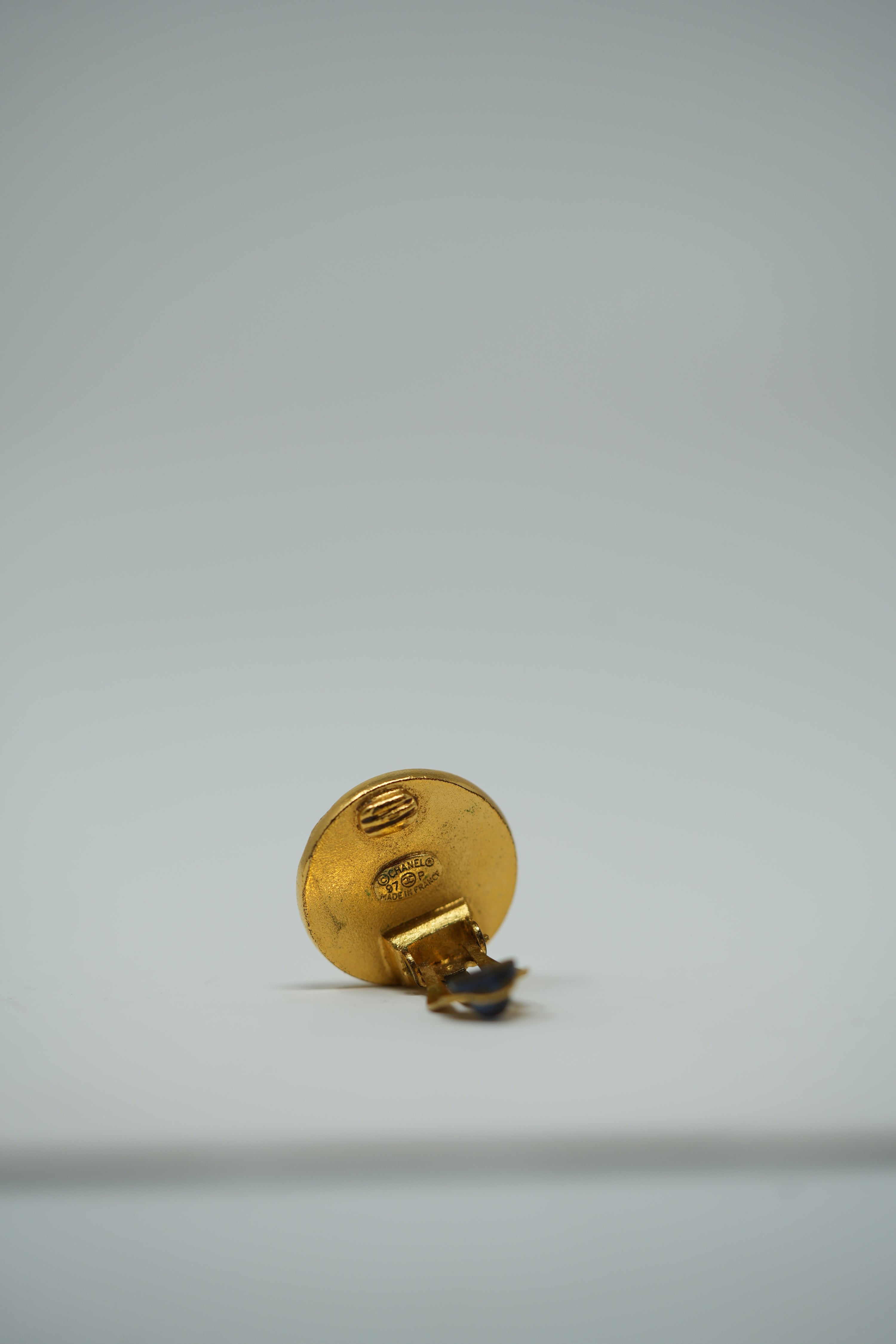 Pre-owned Chanel Cameilia Earrings Clip-on