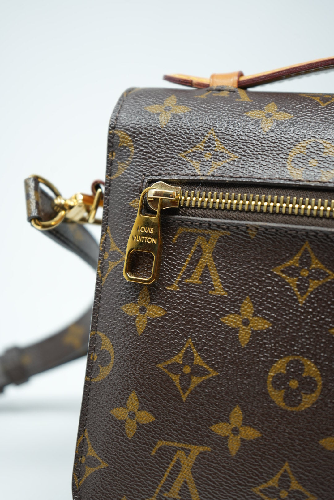 Louis Vuitton Pochette Metis