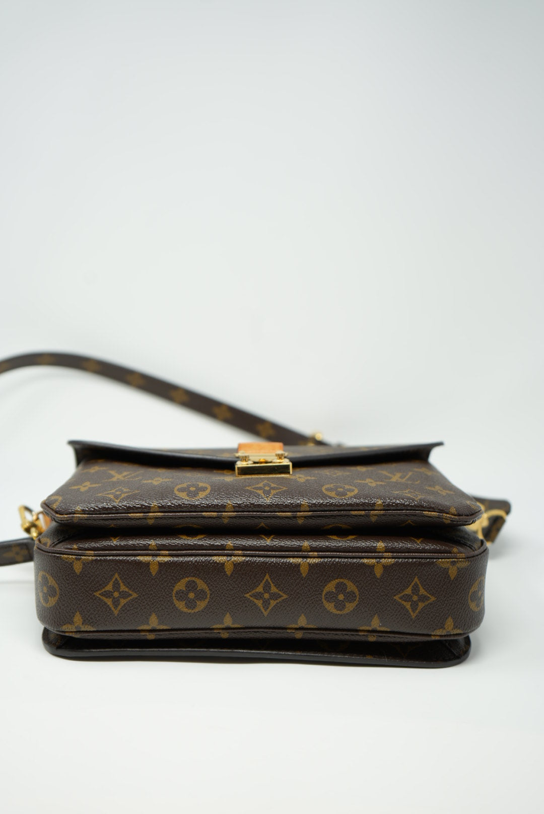 Louis Vuitton Pochette Metis