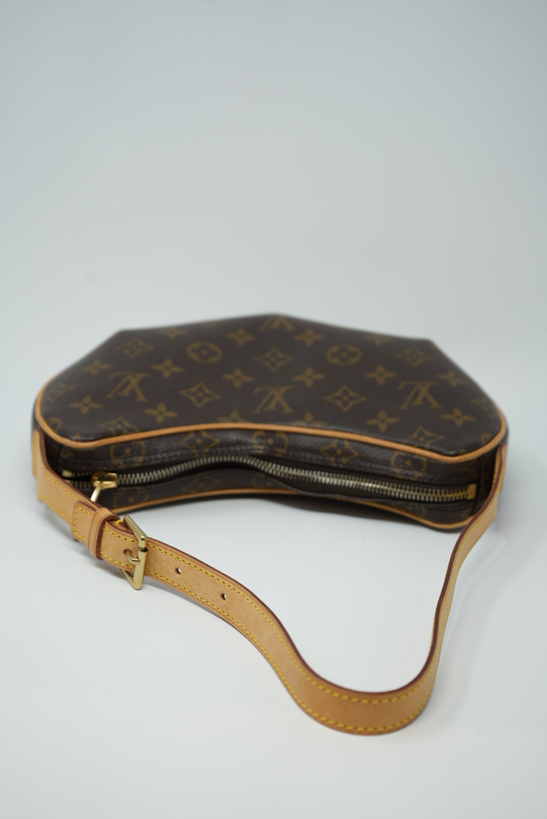 Louis Vuitton 2003 croissant Small Monogram
