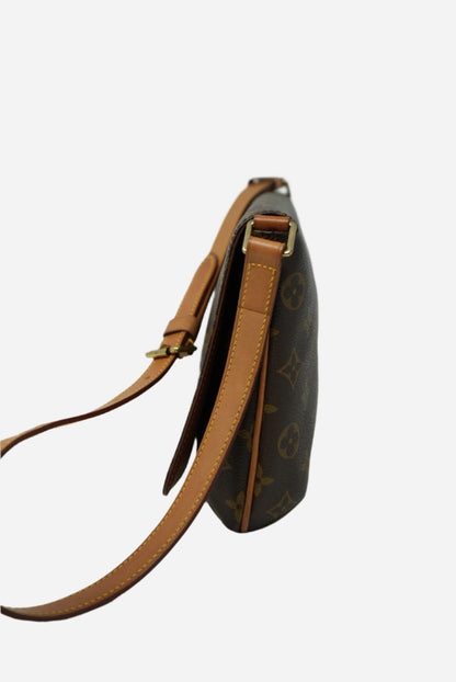 Louis Vuitton 2001 Musette Tango Short Monogram