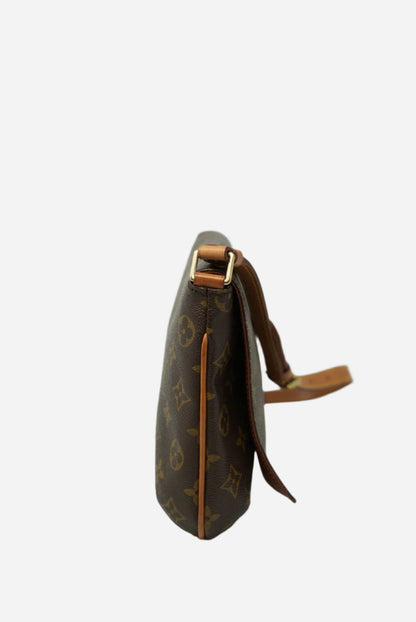 Louis Vuitton 2001 Musette Tango Short Monogram
